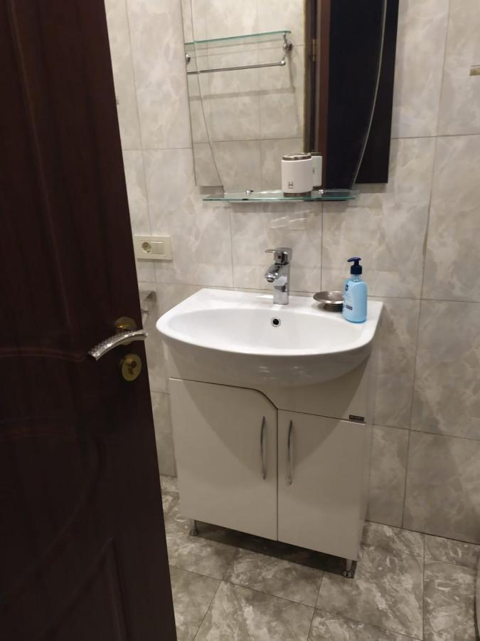 Apartment On Tumanyan Street,19 예레반 외부 사진