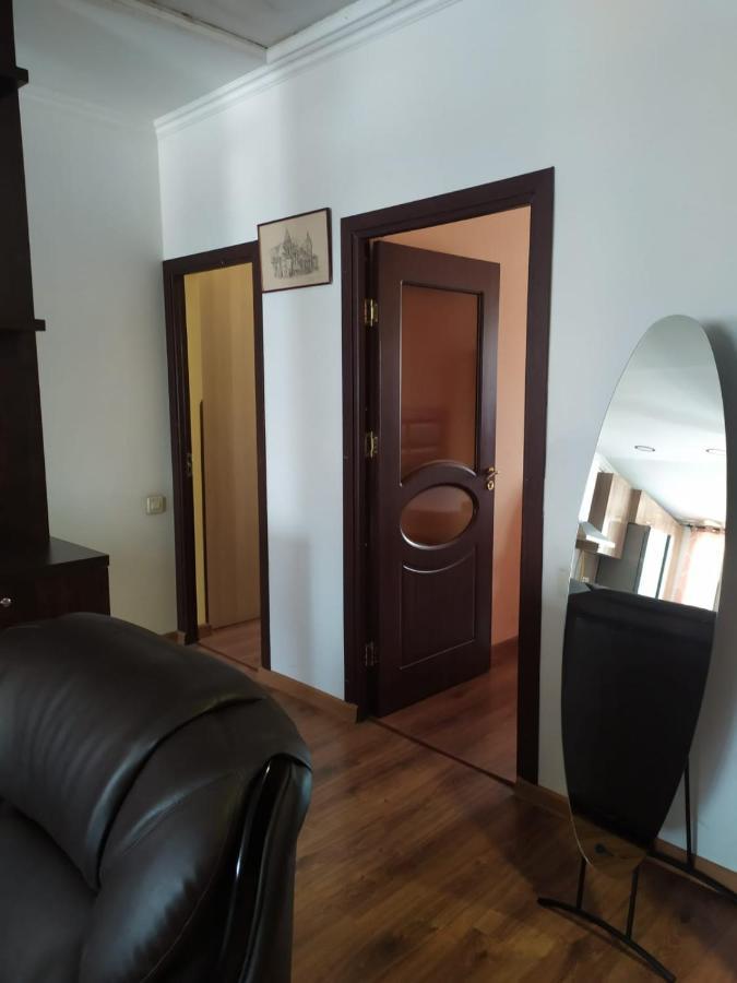 Apartment On Tumanyan Street,19 예레반 외부 사진