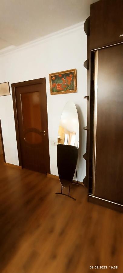 Apartment On Tumanyan Street,19 예레반 외부 사진